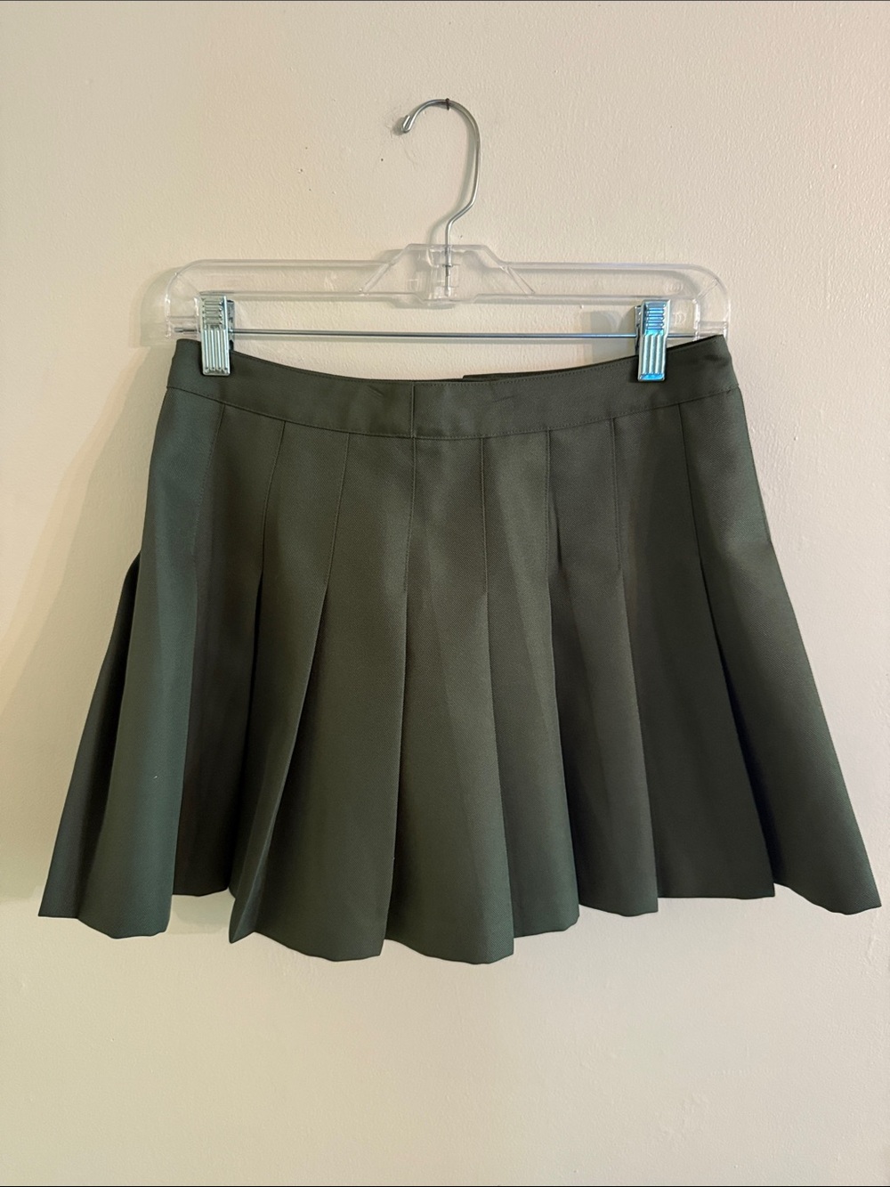 NWOT Forever 21 Olive Green Pleated Mini Skirt Size Medium